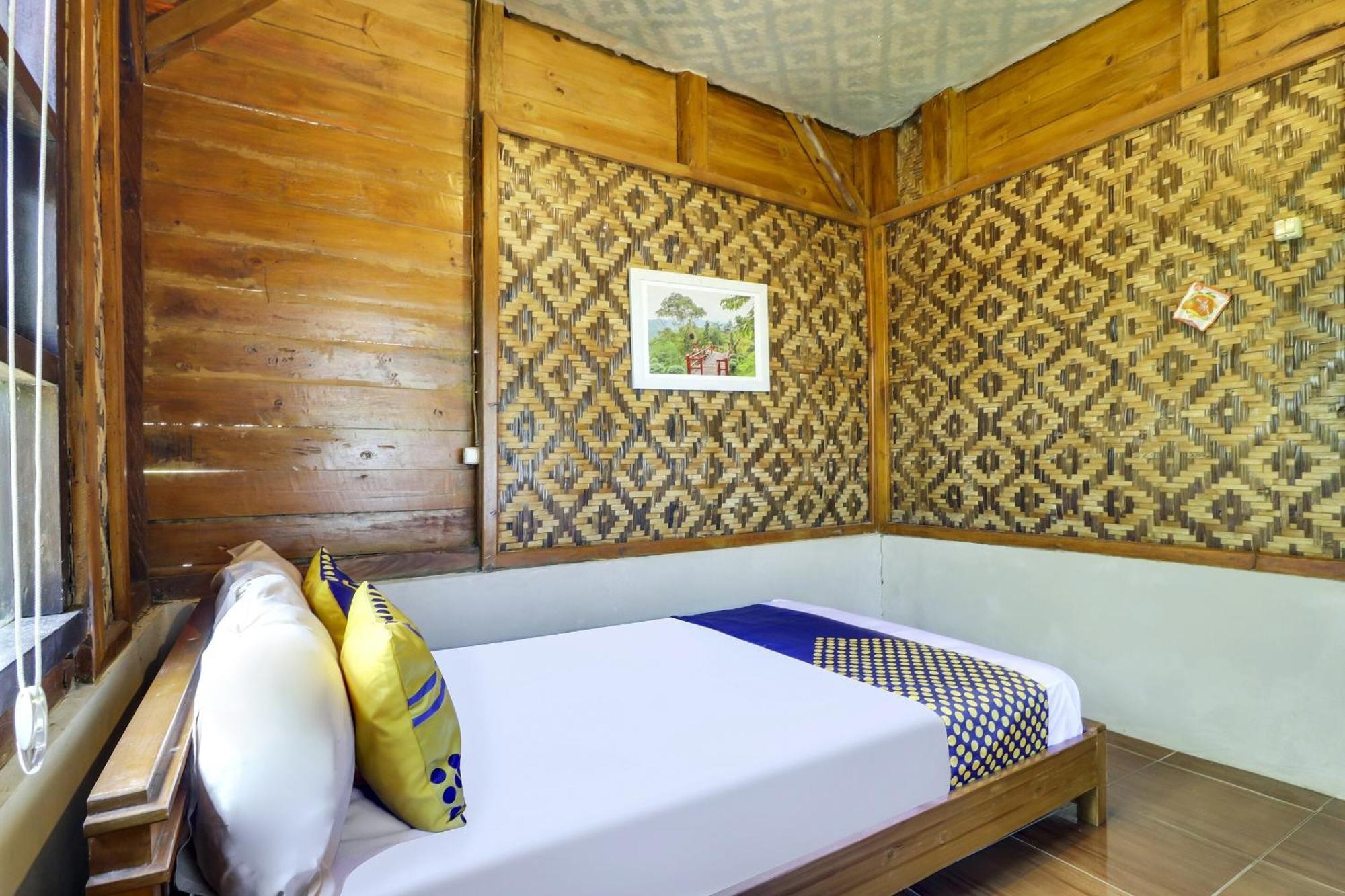 Oyo Homes 90956 Desa Wisata Guranteng Pendjalu Exterior photo